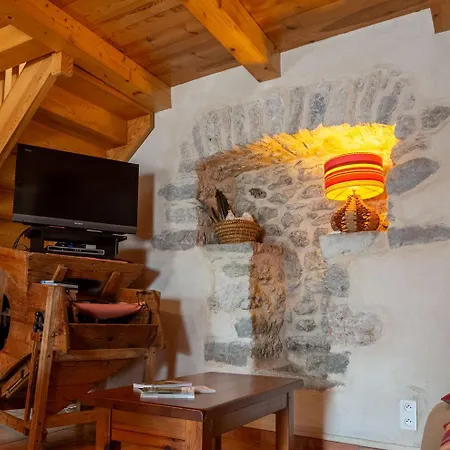 La Vieille Ecole Au Bruel Des Vignes Holiday home