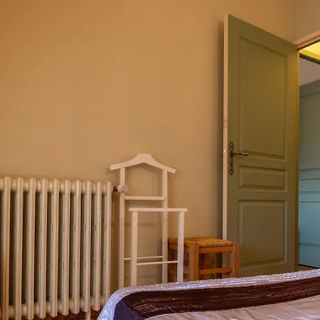 La Vieille Ecole Au Bruel Des Vignes Holiday home *