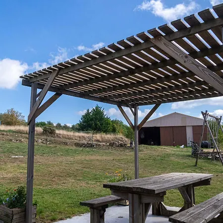 La Vieille Ecole Au Bruel Des Vignes Les Vignes